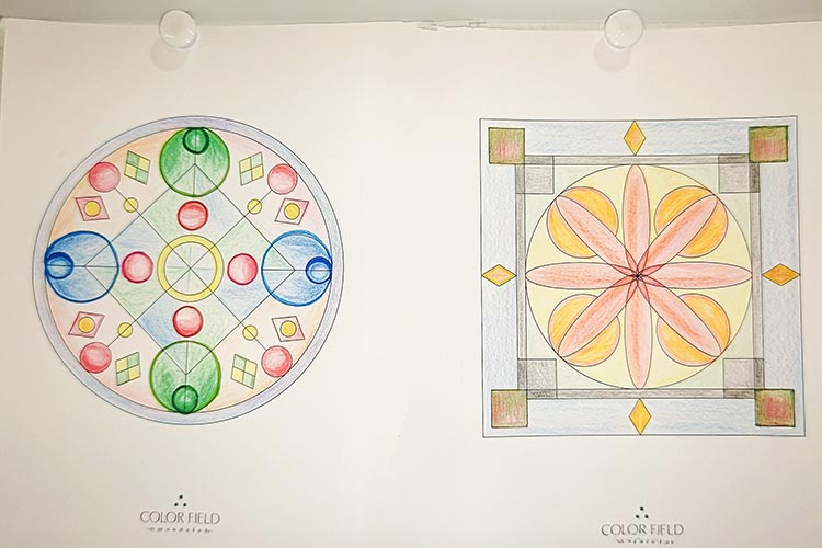 マンダラぬりえでカラーセラピー イメージ